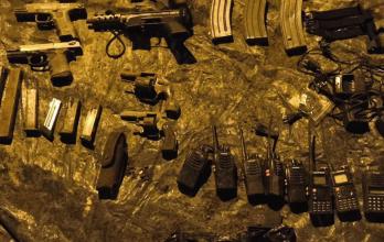 Estos equipos habrían permitido a la organización coordinar operaciones internas y mantener comunicaciones para evitar el rastreo militar