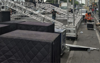 Se desmontó la tarima que se colocó en la marcha en apoyo a Aquiles Álvarez.