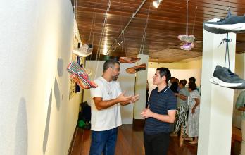 DEPORTADOS Y DESPLAZADOS