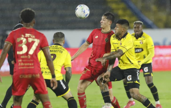 barcelona  noche amarilla quito