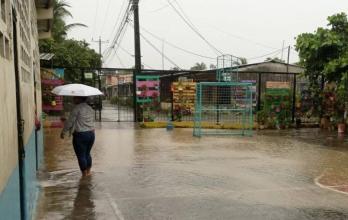 Inundación de un colegio en Puebloviejo, provincia de Los Ríos.