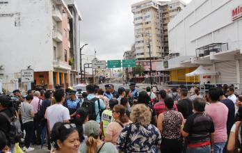 plantón en el Multicomercio