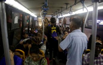 Buses de Guayaquil en la noche