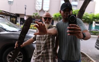Luis Alberto Rivas selfie en el centro de Guayaquil