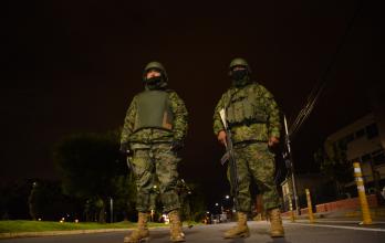 Militares y policías realizarán controles durante el toque de queda en varias provincias del país.