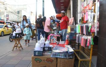 Locales empezaron a vender focos ahorradores.