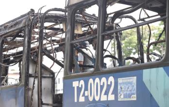 inspección tras incendio en bus de Metrovía