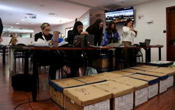 Ramiro García, abogado del alcalde de Guayaquil, Aquiles Álvarez, denunció que los problemas de conexión desde la cárcel del Encuentro persistían antes de reanudar la audiencia de juicio.