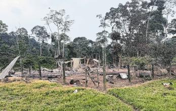 Destrucción. Imagen de cómo quedó la propiedad que, según el Gobierno, era usada por grupos ilegales.