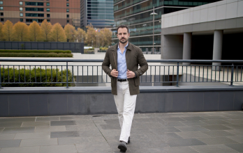 Gobernador de El Oro, Francisco Minuche looks con IA