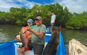 El cantón Muisne destacó por el ambiente festivo, donde se desarrolló la octava edición del concurso de pesca del robalo y el quinto Festival del Robalo.