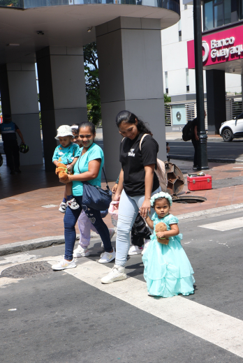 Día del Niño disfraz calle Panamá 1 jun 25 FR