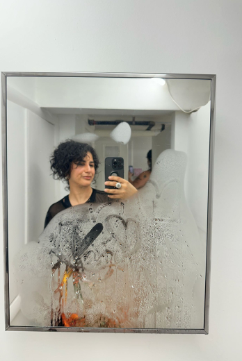 Boris Saltos y su regreso al arte con una muestra perturbadora