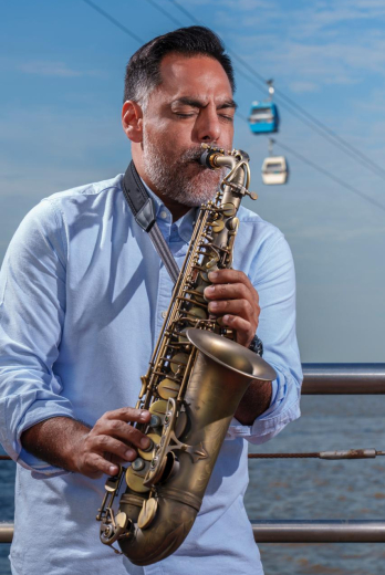 Roberto Bolaños.