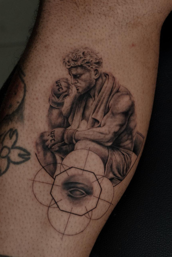 El tatauje que se hizo donde se valoro la disciplina de Michael Morales.