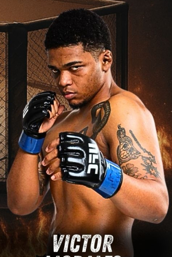 Víctor Morales hermano de Michael dando sus primeros pasos en las artes marciales mixtas.