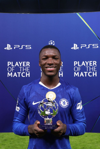 Caicedo brilla en Champions: gol clave y premio MVP.