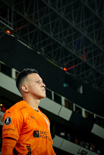 El duro momento de Gonzalo Valle: sanción, lesión y el mensaje humano de Liga de Quito.