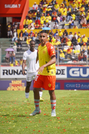 Con 34 años, Danny Luna asume la responsabilidad de generar fútbol en Aucas tras su paso por Vinotinto en 2025