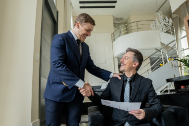 La Real Academia Española explica que “buen día” y “buenos días” son formas correctas de saludo.