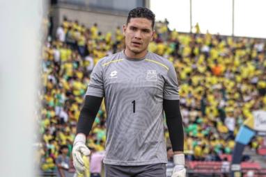 Aldair Quintana, el arquero que quiere Independiente del Valle para reemplazar a Villar.