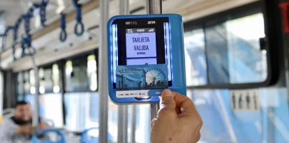 La instalación de los equipos para el pago electrónico comenzó en los buses urbanos de Guayaquil.