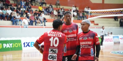 Quito Granaderos disputa, con Santo Domingo Tsáchilas, el segundo lugar de la división centro.