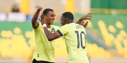 Edwin Quintero (i) fue una de las figuras del Sudamericano Sub-17 con Ecuador.