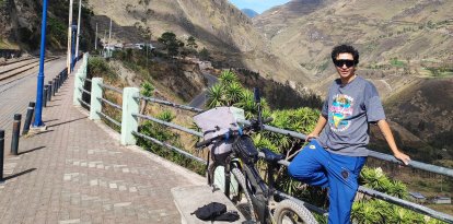 El ciclista José Ignacio Moreta cumple con su proyecto de llegar al Salar de Uyuni, desde Quito