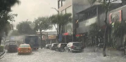 Clima: Después de varias horas de intenso calor, las lluvias comenzaron a caer en distintos puntos de Guayaquil.