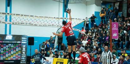 Quito Granaderos ganó su partido a Hieleros, pero depende de los resultados en la división sur para meterse al repechaje.