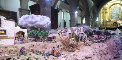 El pesebre tiene 280 metros cuadrados de construcción y 1.500 figuras; 500 de ellas en movimiento.