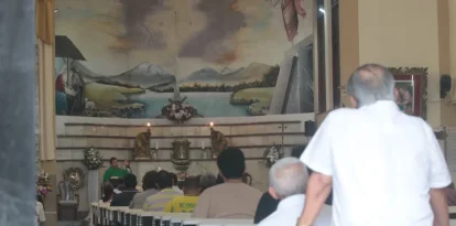Misas en la parroquia Nuestra Señora del Perpetuo Socorro al día siguiente de la muerte del padre Patricio Sánchez.