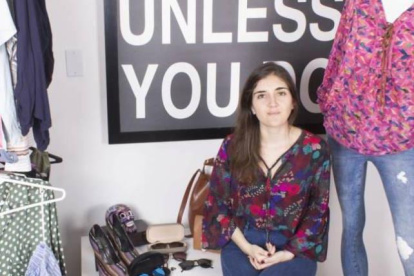 Paula Ceballos es seguidora de la moda sostenible. Ella es copropietaria de la tienda online Armarium, que ofrece ropa de segunda mano y pequeñas marcas de fabricación artesanal.