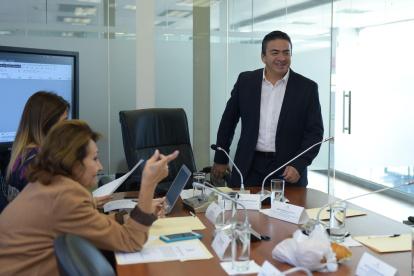 Reunión. El asambleísta Fernando Burbano preside la Comisión de Paro y prevé aprobar el informe el martes.