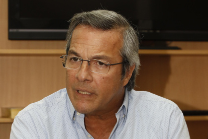 Jairala es exprefecto del Guayas. Exdiputado por la misma provincia. Líder del movimiento Centro Democrático.