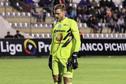 El portero Javier Burrai tuvo una gran temporada, suena para el Astillero, pero Emelec negó su interés.