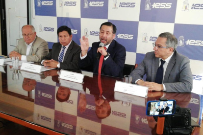 Las autoridades del IESS presentaron los resultados del estudio actuarial a las pensiones.