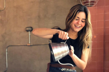 Su amor por el café despertó en su niñez, gracias a su aroma.