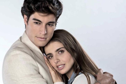 El actor y la protagonista de La reina soy yo