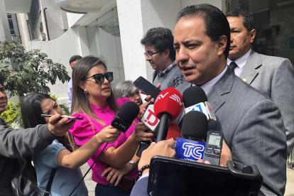 Cristóbal Buendía, asesor jurídico de los trabajadores, a la salida de la reunión del CNTS.