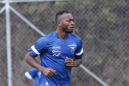 Pedro Pablo Perlaza, ida y vuelta en la banda derecha para Liga de Quito.