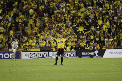 Alessandro Del Piero fue ovacionado por la hinchada amarilla.