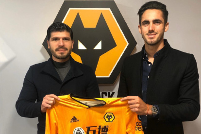 Leonardo Campana vestirá la divisa del Wolverhampton por tres temporada y media.