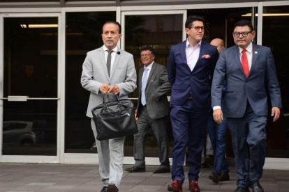 Los abogados Jairo Lalaeo, Alejandro Rodas, Hugo Vásquez y Freddy Viejó impulsan la denuncia en contra del presidente del CPCCS.