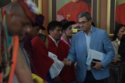 José Agusto Briones, ahora ministro de Energía y Recursos Naturales no Renovables, fue el delegado del Gobierno que recibió la propuesta.