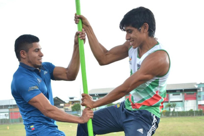 Los hermanos José y Dyaner Pacho viajaron a competir en México este fin de semana.