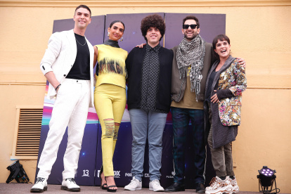 Johann con los participantes de