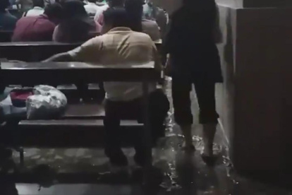 La Catedral de Guayaquil se llenó de agua con la lluvia que ocurrió la noche de miércoles 26 de febrero de 2020.