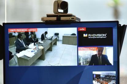 Alfonso Zambrano Pasquel se incorporó desde Guayaquil a la defensa del expresidente Rafael Correa.